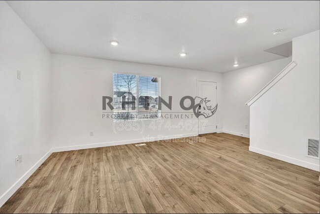 Building Photo - 880 N Herman Dr