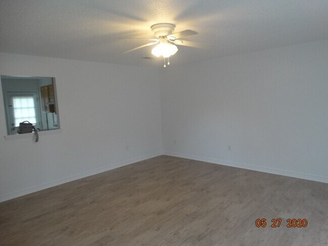 Building Photo - 552 Brock Ave