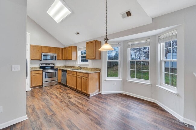 Building Photo - 5508 Kiev Dr