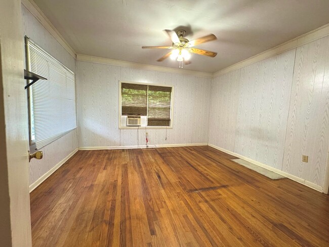 Building Photo - 2195 Shipman Rd