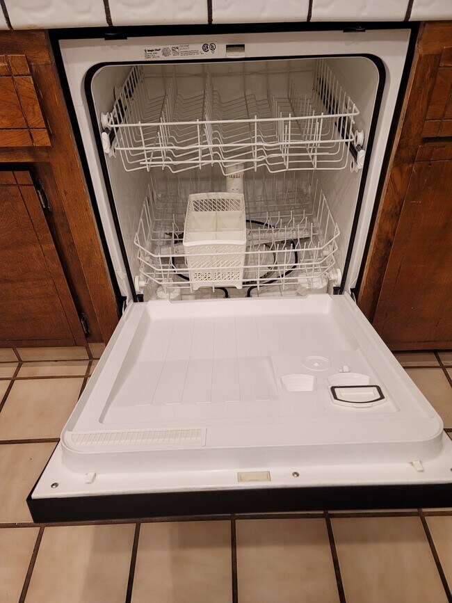 Building Photo - 930 N Indiana St