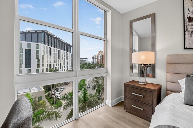 Building Photo - 550 Okeechobee Blvd