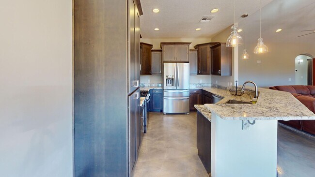 Building Photo - Partially Furnished Home