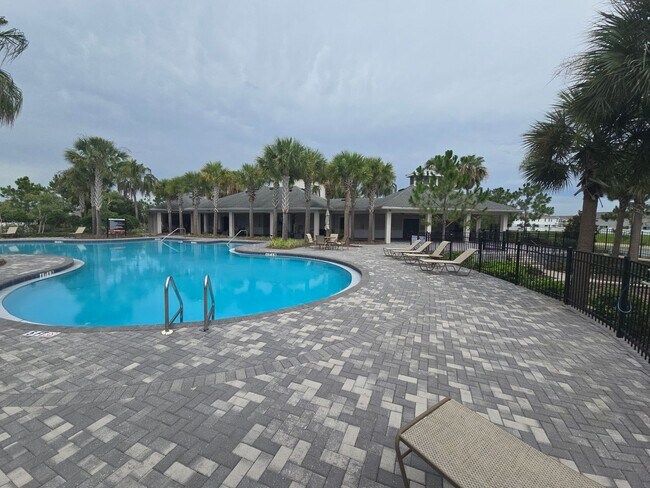 Building Photo - Gorgeous 3-Bedroom, 2-Bathroom Townhouse in Bradenton