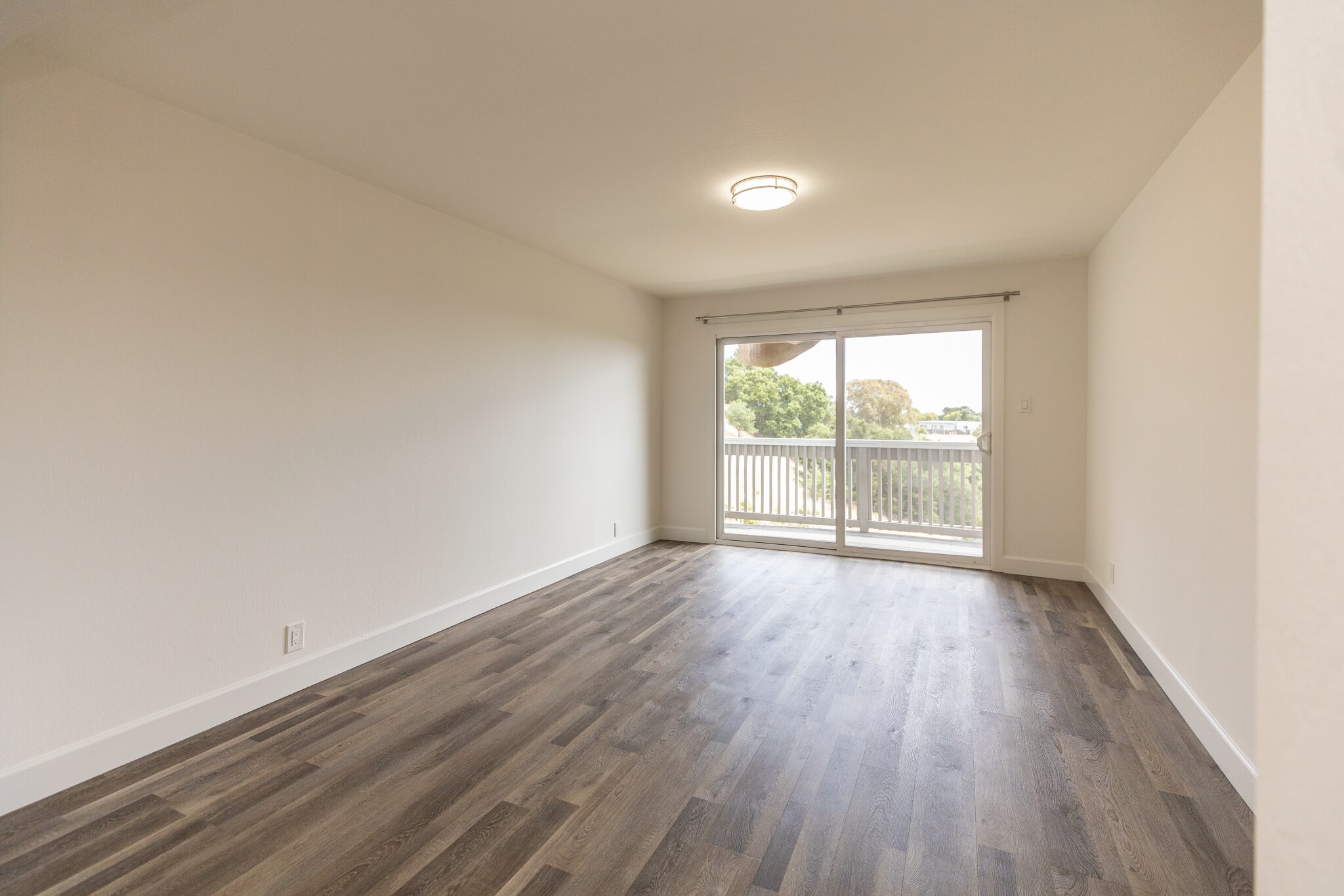 Building Photo - 409 Portofino Dr
