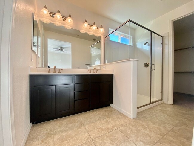 Building Photo - AVAILABLE BY 6/19/26. 4 BED, 2.5 BATHS, 1763 SQ FT STAINLESS STEEL APPLIANCES INCLUDED