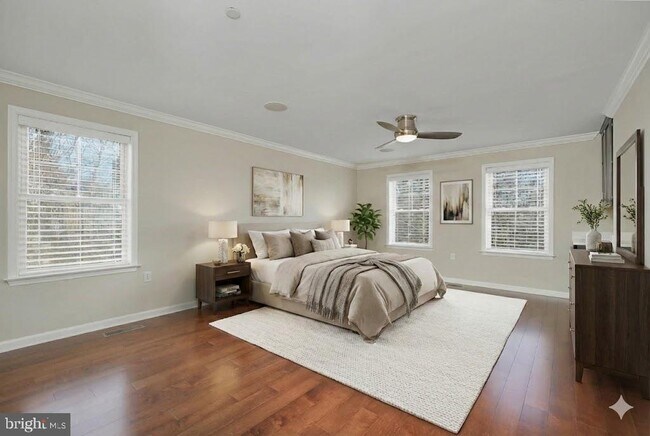 Building Photo - 412 Woodcrest Dr SE
