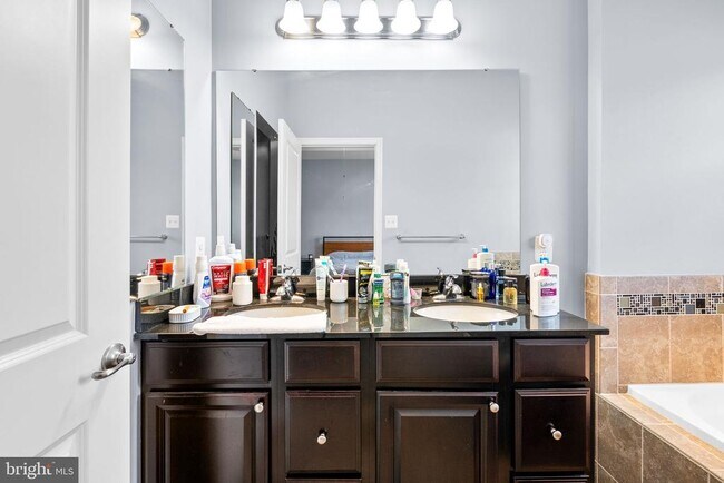 Building Photo - 14903 Rockcastle St