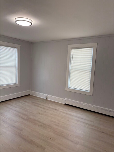 Living Room - 24 middle st