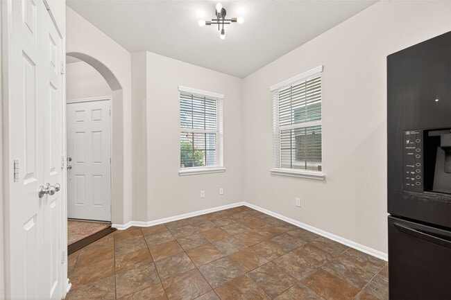 Building Photo - 6503 Wilshire Fern