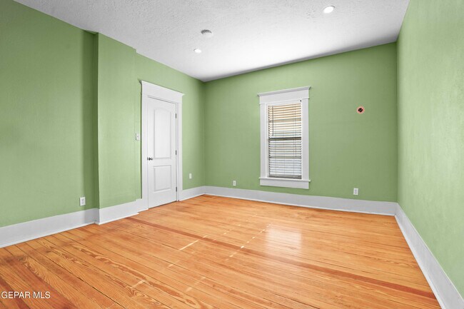 Building Photo - 711 Upson Dr