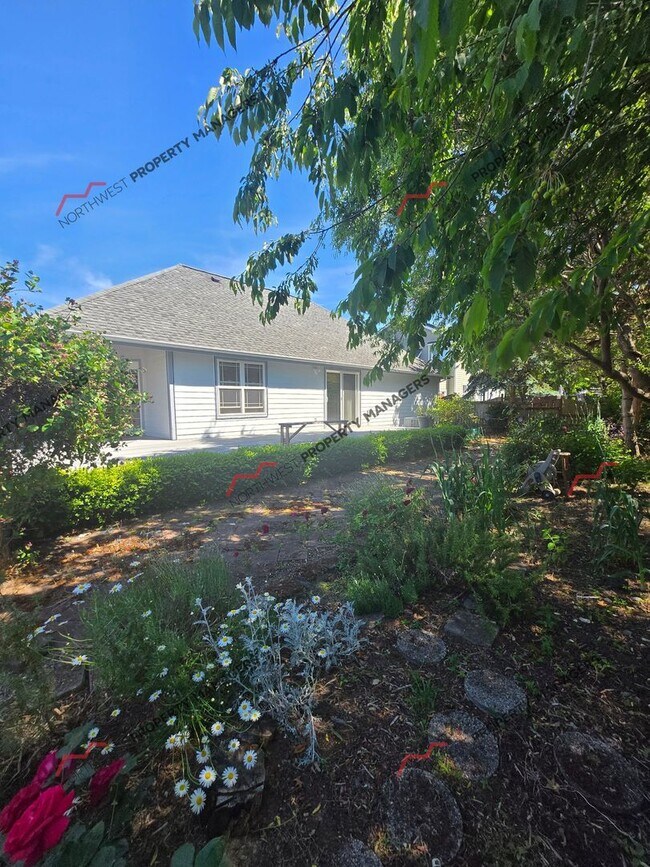 Building Photo - 152 Newaukum Village Dr