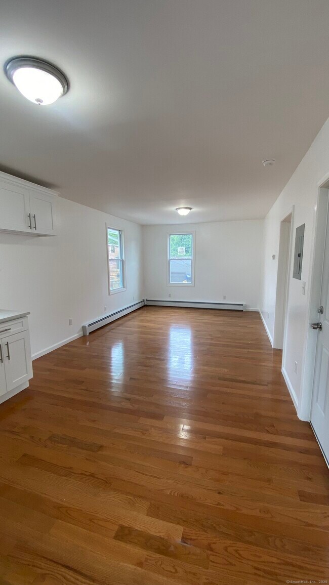 Building Photo - 48 Britton Ave