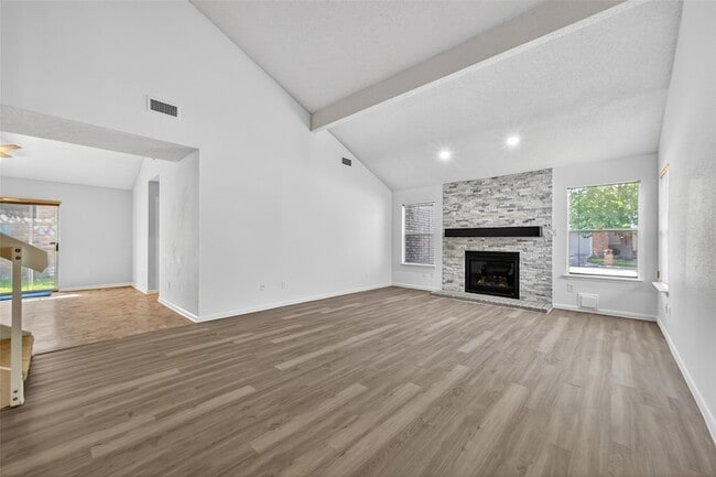 Building Photo - 2818 Crest Park Dr
