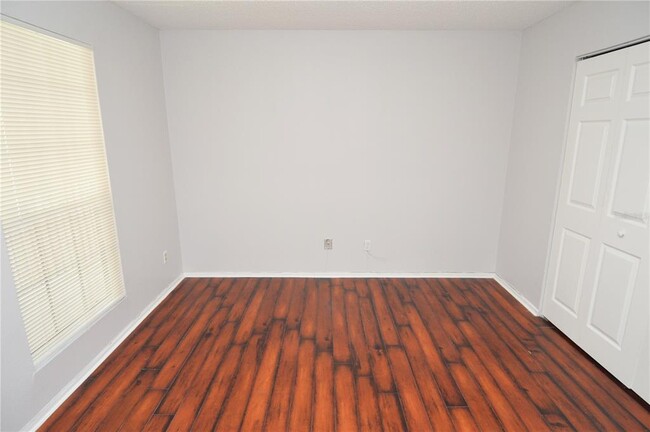 Building Photo - 8605 Mallard Reserve Dr