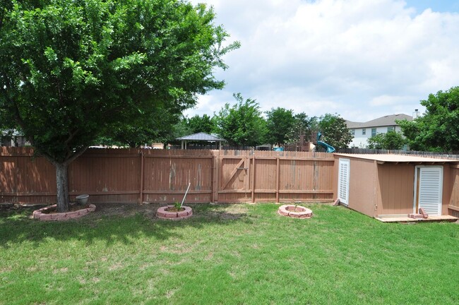 Building Photo - Great home on corner lot in Retreat at Tec...