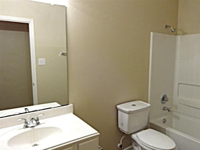 Building Photo - 21706 Oakbridge Park Ln