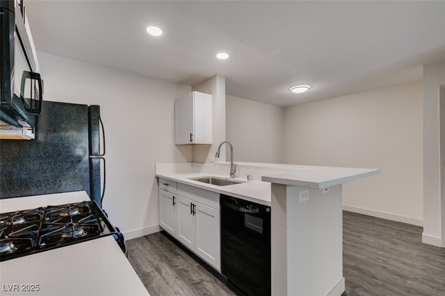 Building Photo - 2200 S Fort Apache Rd
