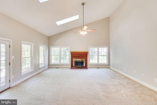 Building Photo - 1168 Taji Ct
