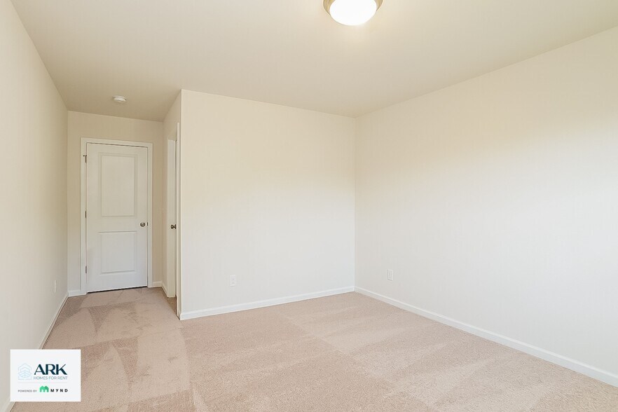 Building Photo - 711 Courtland Dr