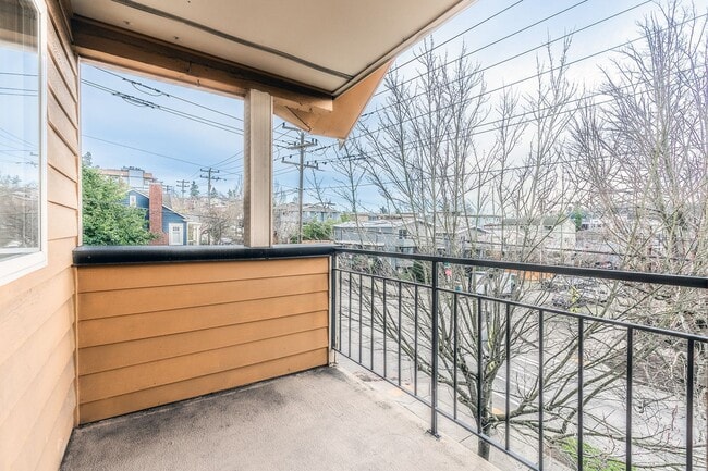 Interior Photo - Chen