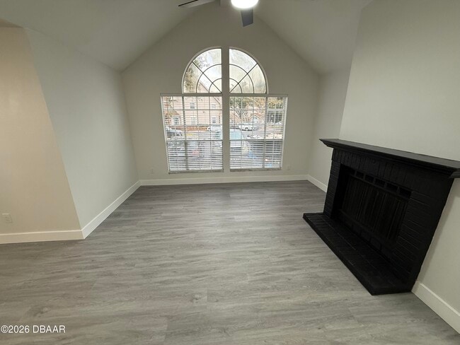 Building Photo - 615 Richland Ct