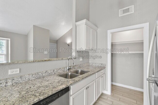 Building Photo - 3110 Oak Rock