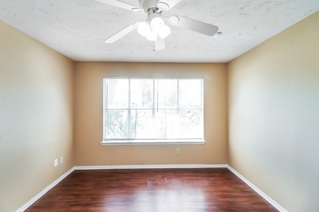 Building Photo - 13427 Boonway Dr