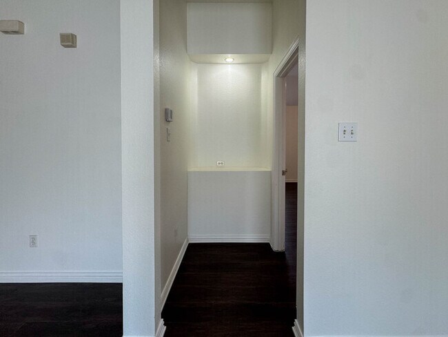 Building Photo - 44 Heron Dr