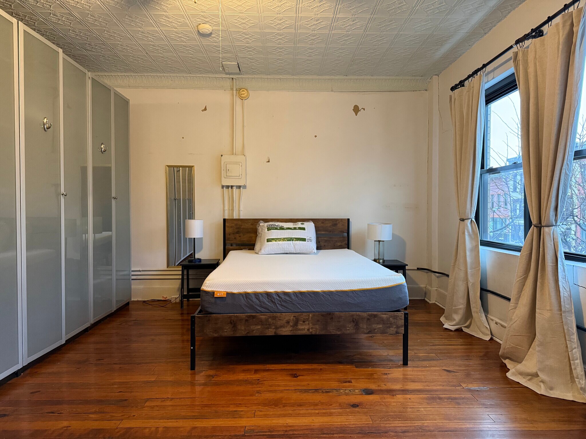 Building Photo - 27 Court St