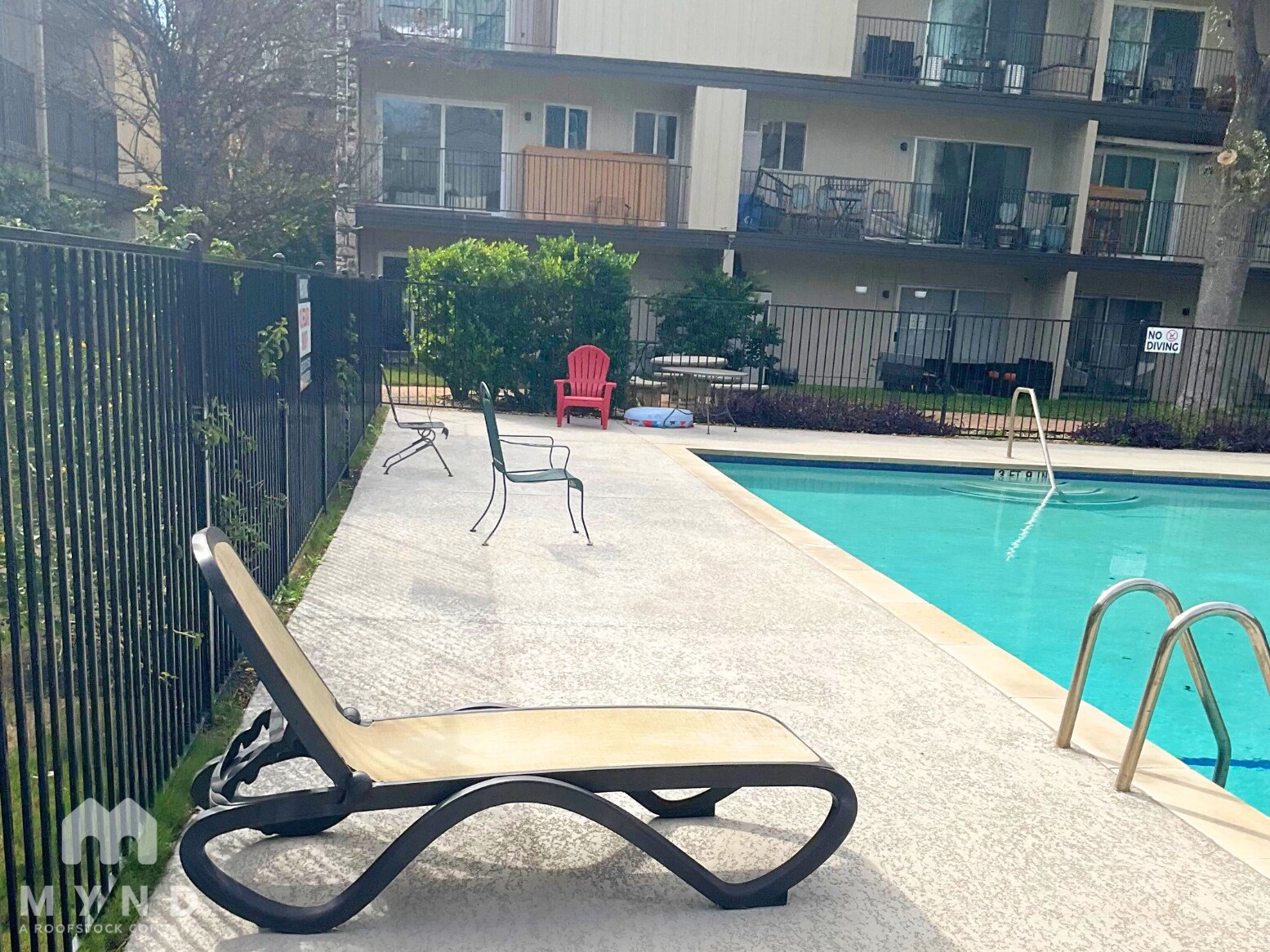 Building Photo - 500 E Riverside Dr