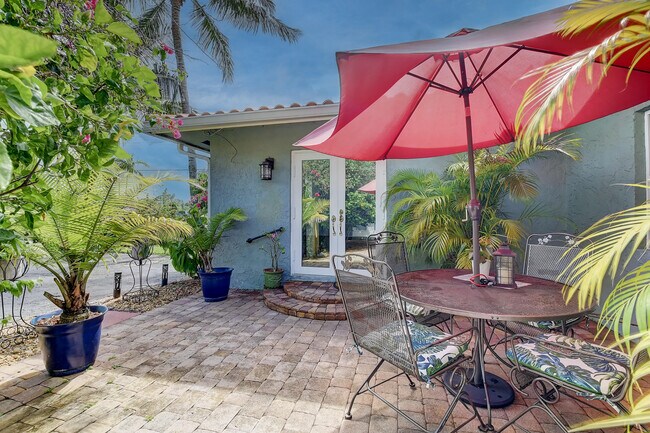 Primary Photo - 3000 Sherwood Blvd