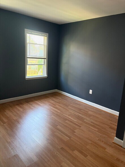 Building Photo - 3601 Howard Park Ave