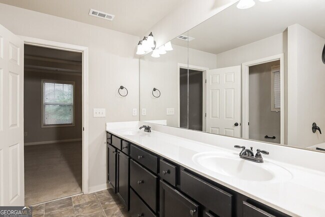 Building Photo - 1337 Avington Glen Way