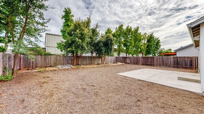Building Photo - Bright 2 Bedroom, 1 Bathroom Single Family Home! Attached 2 Car Garage and Landscaping Included!