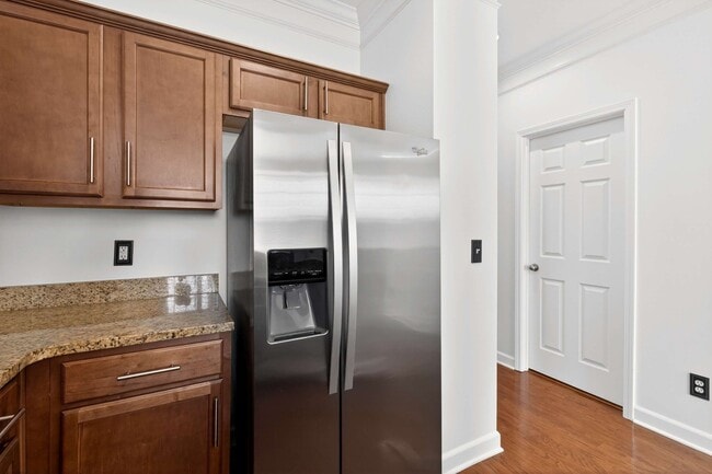 Building Photo - 2310 Elliott Ave