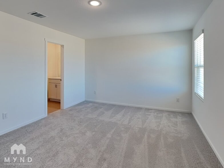 Building Photo - 328 Pacific Waters