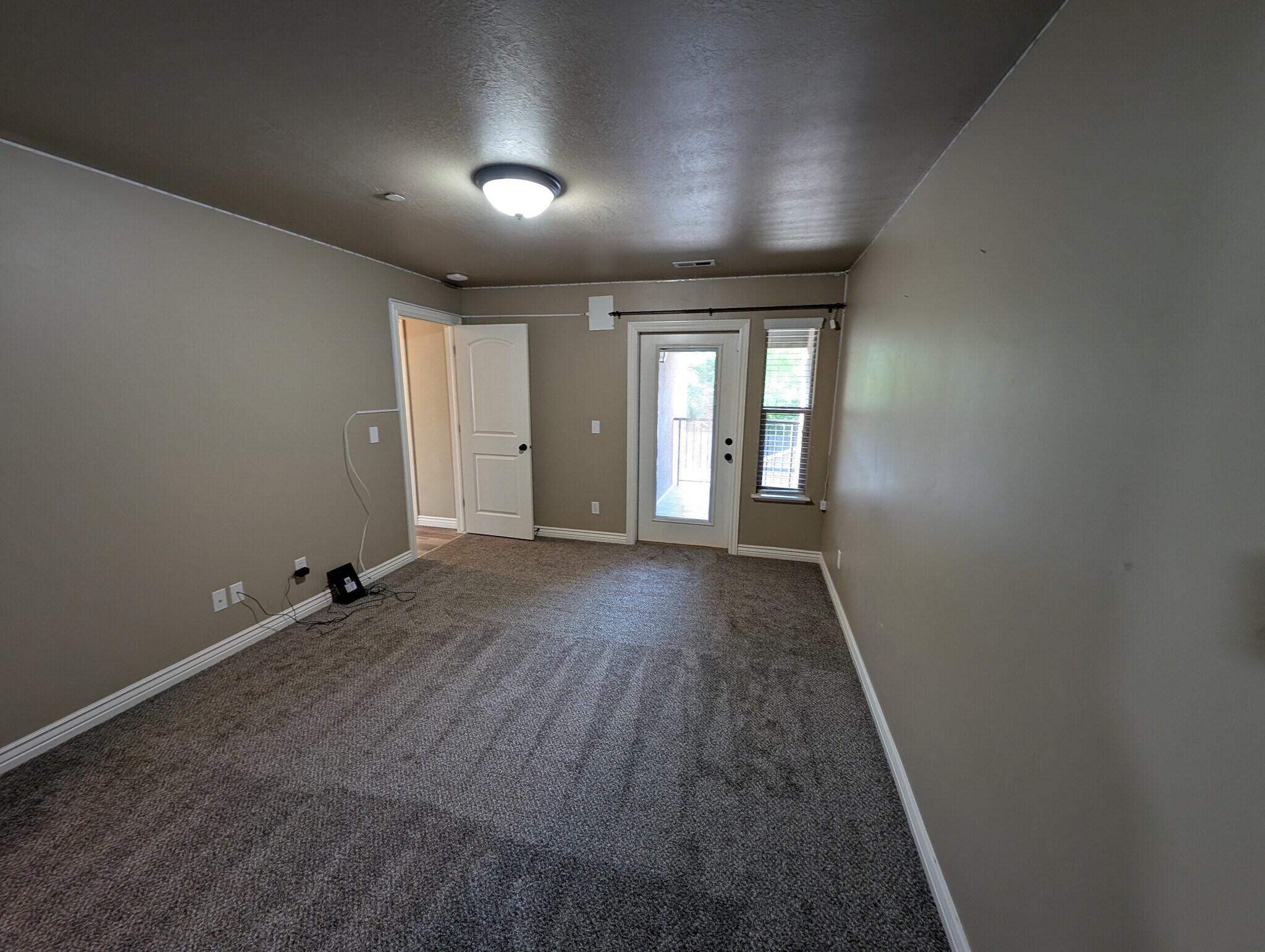Master - 909 S Main St