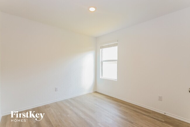 Building Photo - 6531 Scarecrow Wy