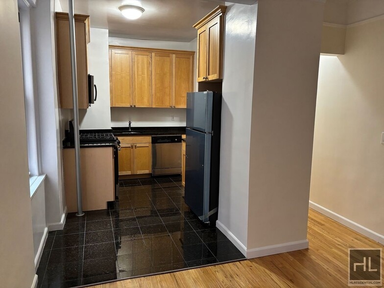 Primary Photo - WEST 13 STREET