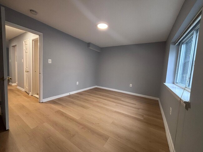 Building Photo - 1621 1st St NW