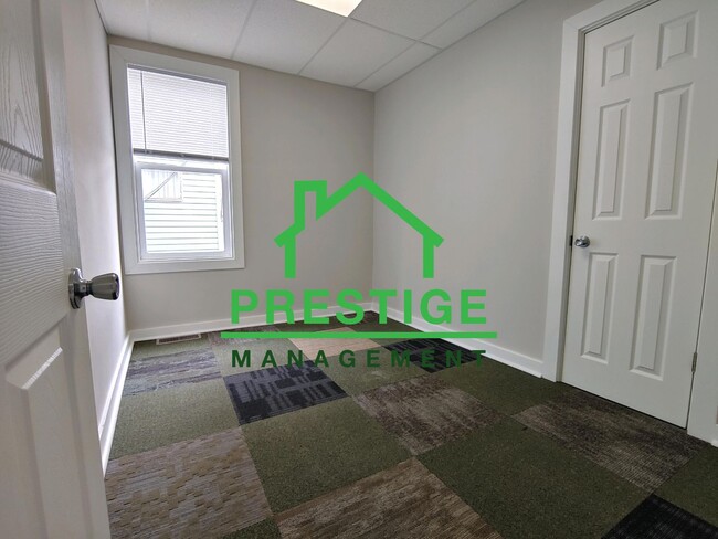 Building Photo - 2 Bedroom Apartment In East Chicago