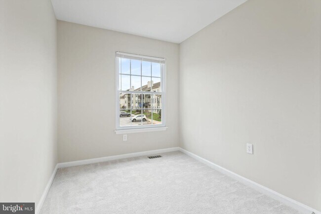 Building Photo - 57 Adams Dr NE