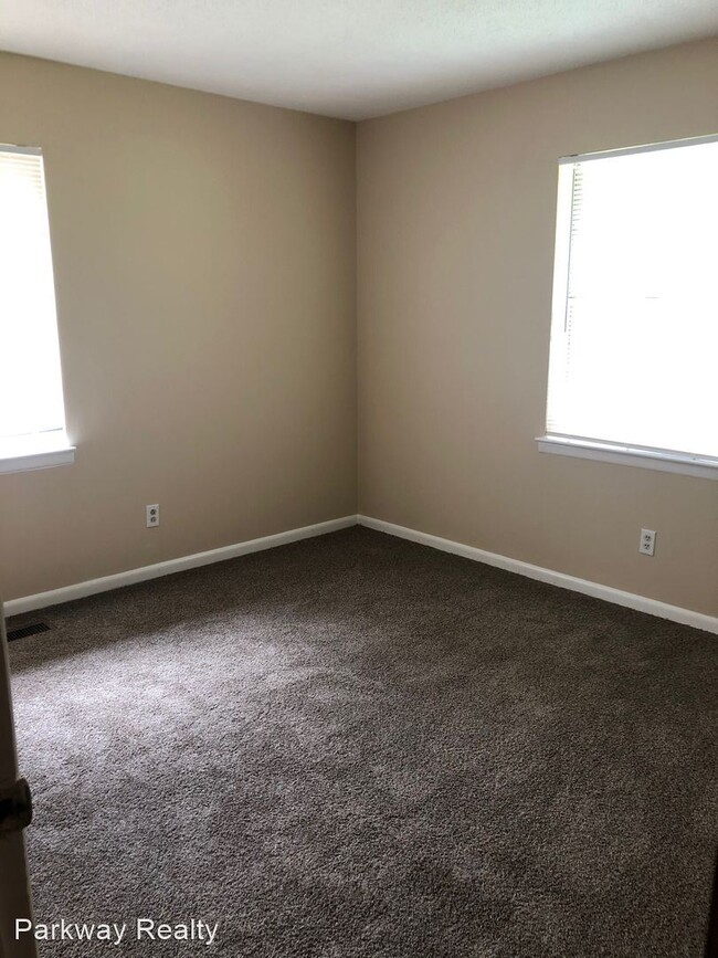 Building Photo - 2 br, 1 bath House - 322 East View Blvd