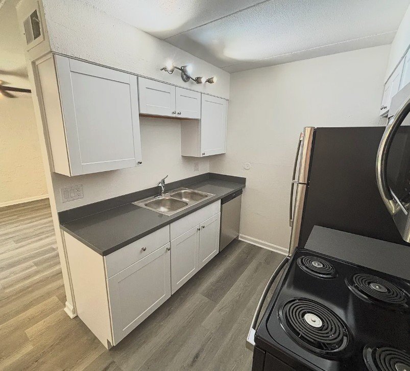 Building Photo - 7110 E Continental Dr