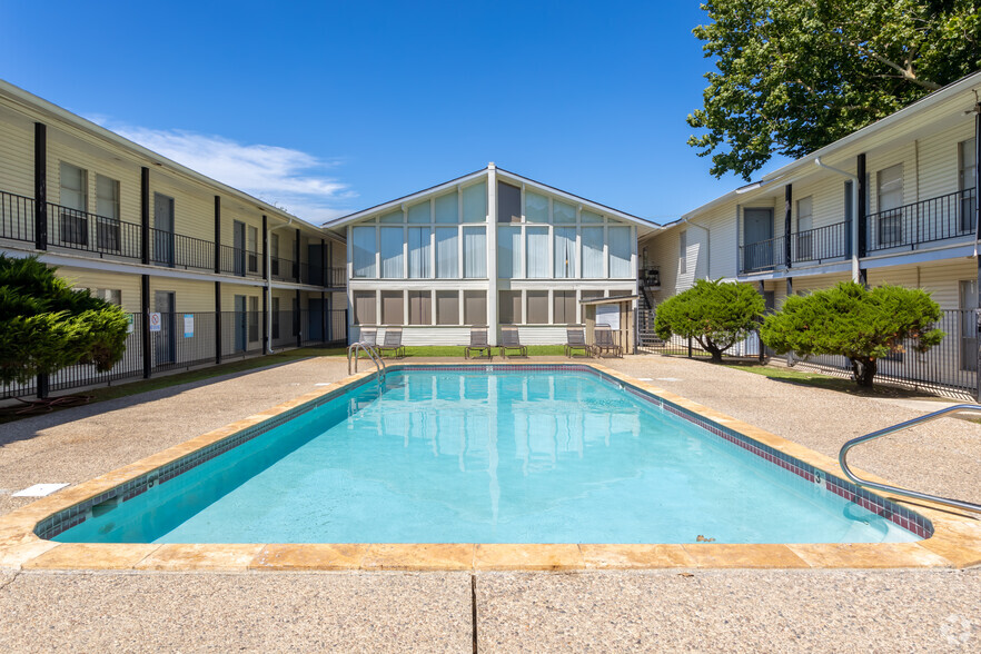 Pool - Whispering Oaks Apartments