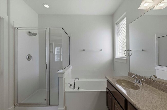 Building Photo - 1620 Haskell St