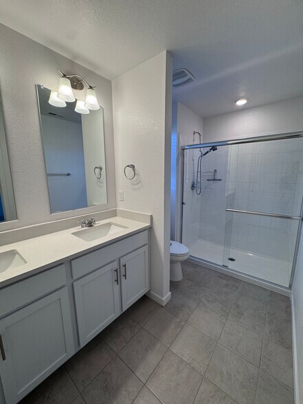 Building Photo - 962 Andrews Crst Dr