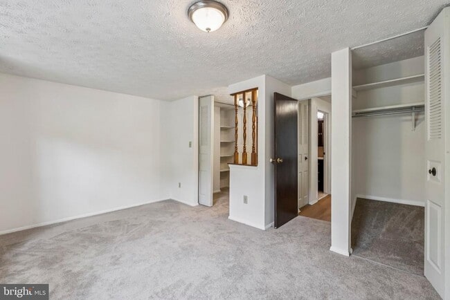 Building Photo - 8277 Crestmont Cir
