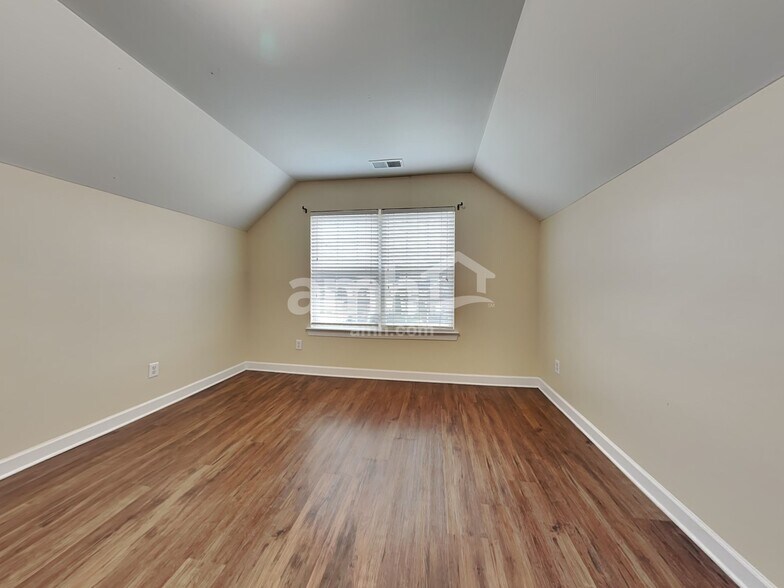 Building Photo - 2849 Watercrest Dr NW